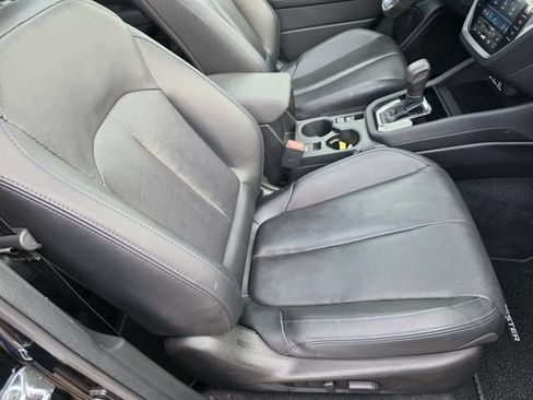 Used 2025 Subaru Forester Limited AWD/4WD image 14