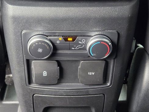 Used 2022 Ford Explorer XLT w/ Equipment Group 202A image 18