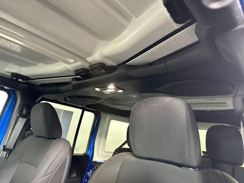 Used 2023 Jeep Wrangler Unlimited w/ Cold Weather Group AWD/4WD image 12