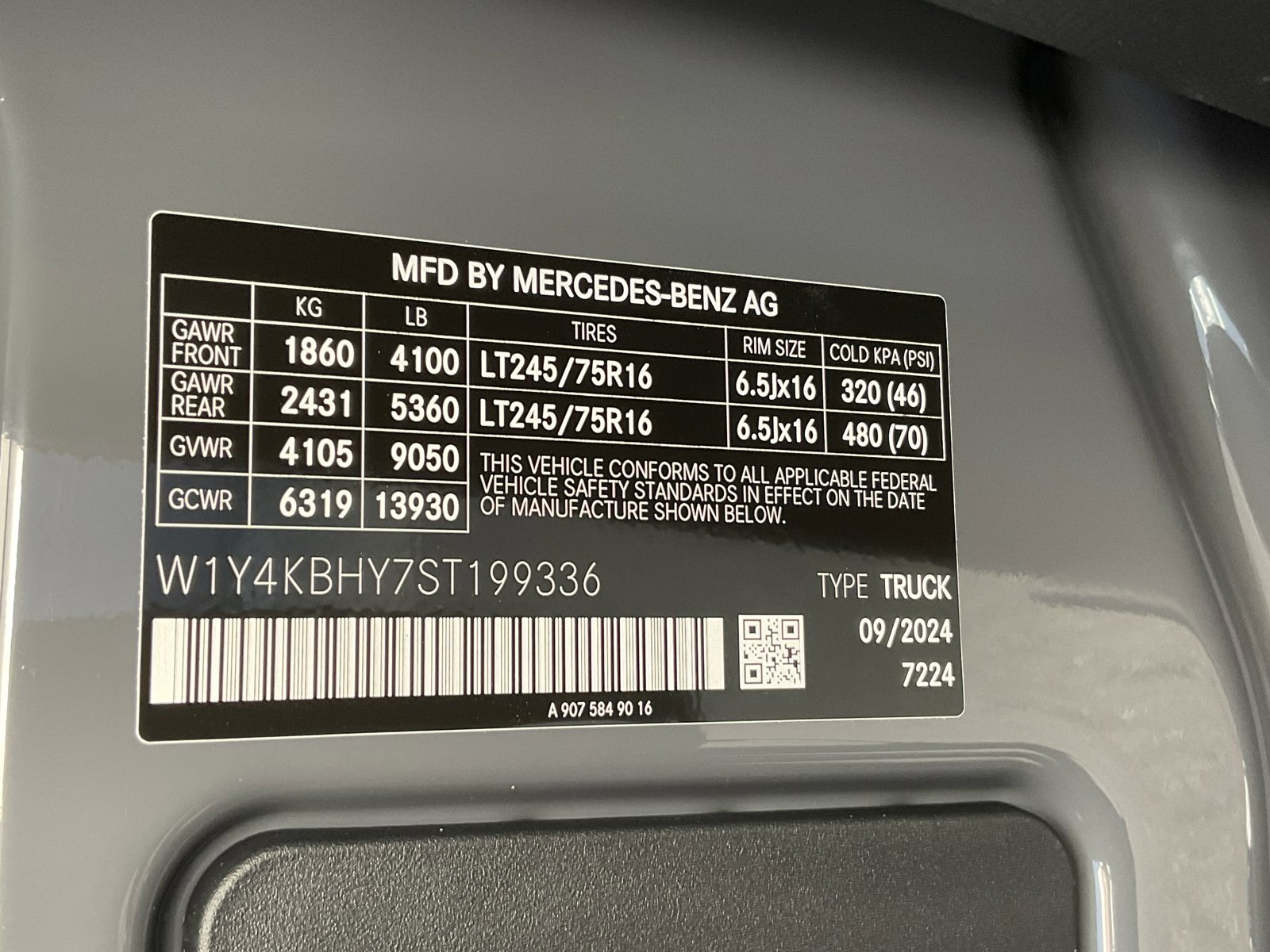 Used 2025 Mercedes-Benz Sprinter 2500 image 30