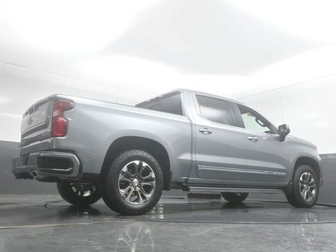 Used 2025 Chevrolet Silverado 1500 High Country w/ Z71 Off-Road Package AWD/4WD image 32