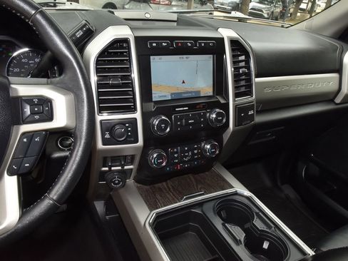 Used 2020 Ford F250 Lariat w/ Tremor Off-Road Package AWD/4WD image 26