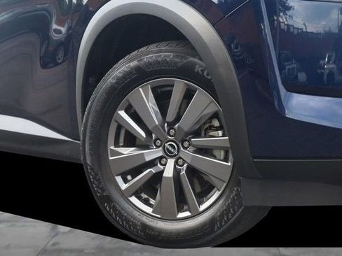 Certified 2025 Nissan Pathfinder SV AWD/4WD image 3
