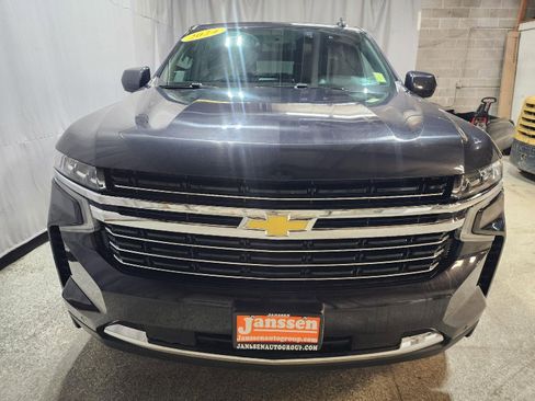 Used 2024 Chevrolet Suburban LT image 2