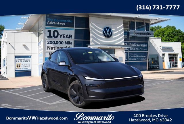 Used 2026 Tesla Model Y Long Range AWD/4WD image 1
