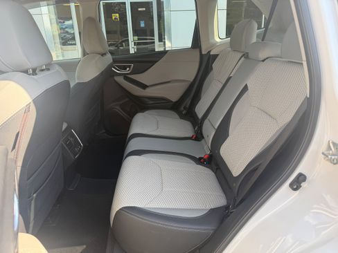 Used 2020 Subaru Forester Premium image 11