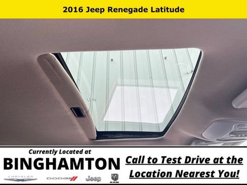 Used 2016 Jeep Renegade Latitude AWD/4WD image 29