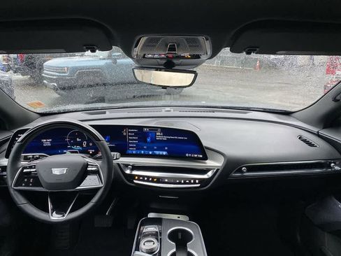 Certified 2025 Cadillac Lyriq Luxury AWD/4WD image 13