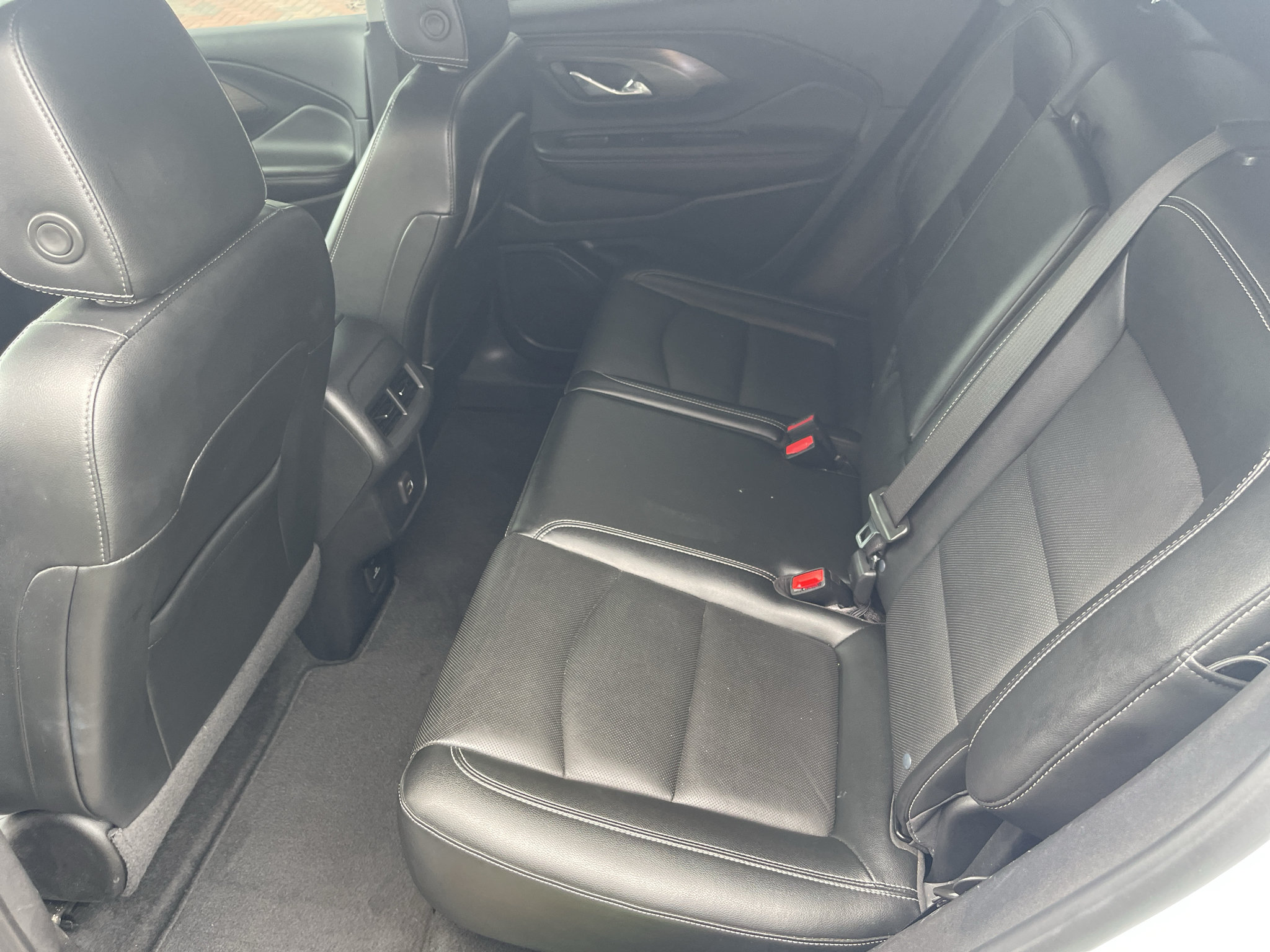 Used 2023 GMC Terrain SLT AWD/4WD image 25