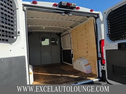 Used 2025 RAM ProMaster 2500 w/ U-Haul Equipment Group FWD image 6