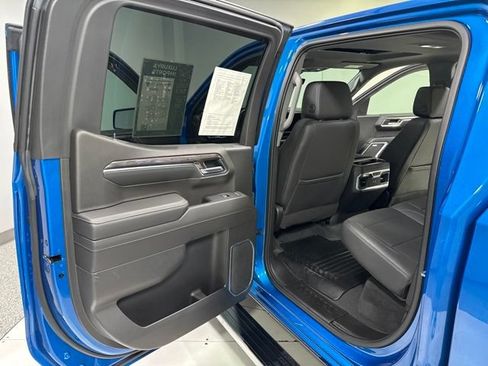 Used 2022 Chevrolet Silverado 1500 LTZ w/ LTZ Premium Package AWD/4WD image 25