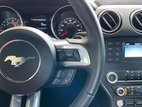 Used 2020 Ford Mustang Coupe RWD image 23