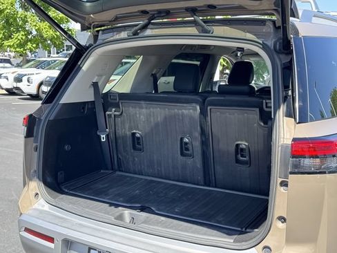 Used 2024 Nissan Pathfinder Platinum w/ Cargo Package AWD/4WD image 24