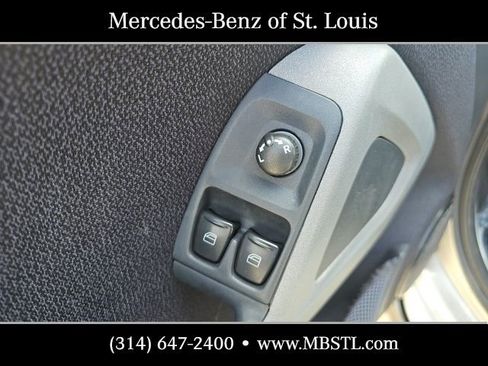 Used 2012 smart fortwo passion RWD image 16
