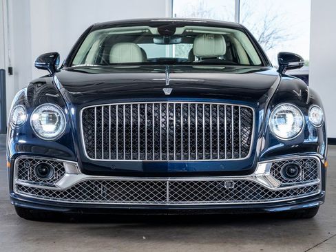 Used 2020 Bentley Flying Spur W12 image 3