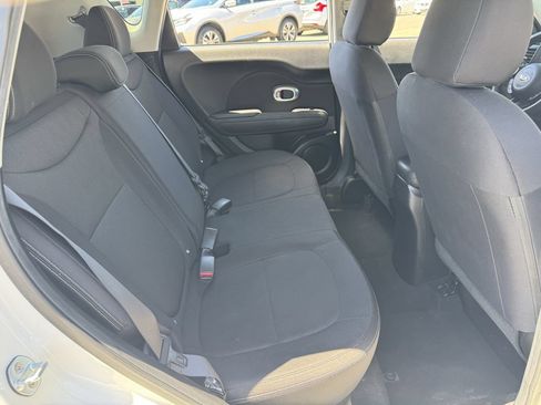 Used 2016 Kia Soul FWD image 15
