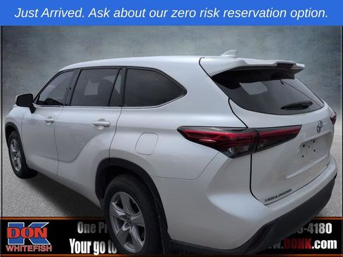 Used 2020 Toyota Highlander LE AWD/4WD image 4