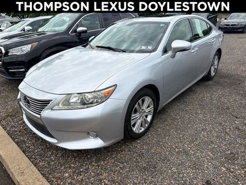 Used 2013 Lexus ES 350 w/ Luxury Pkg FWD image 1