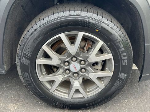 Used 2023 GMC Acadia SLE w/ Driver Convenience Package FWD image 43