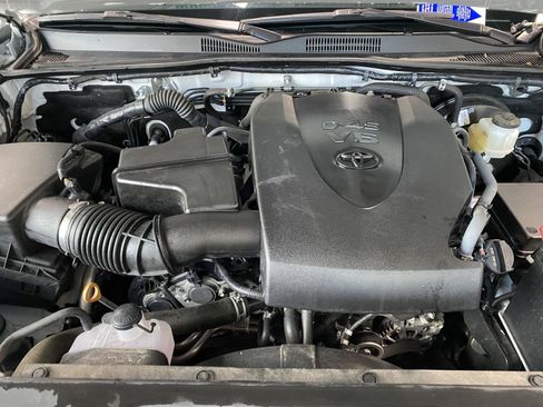 Certified 2023 Toyota Tacoma TRD Sport AWD/4WD image 11