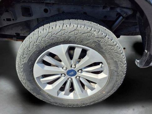 Used 2018 Ford F150 Lariat w/ Equipment Group 501A Mid AWD/4WD image 9