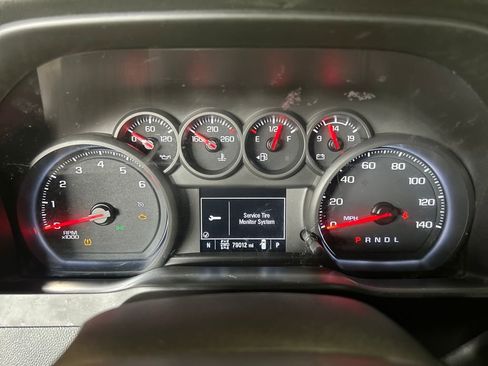 Used 2020 Chevrolet Silverado 1500 Custom w/ Custom Value Package image 14