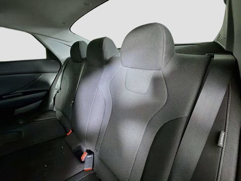Used 2025 Hyundai Elantra SE FWD image 23