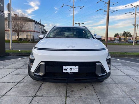 Certified 2025 Hyundai Kona SEL image 3