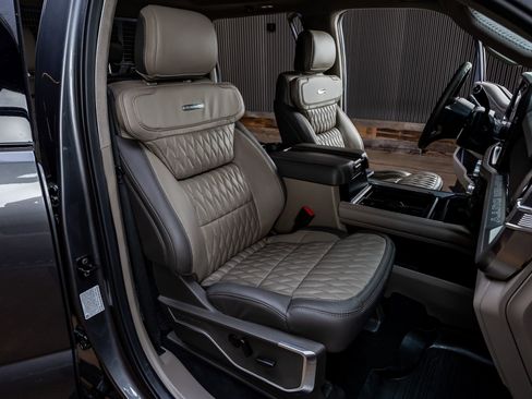 Used 2026 Ford F450 Platinum w/ Platinum Plus Package image 28