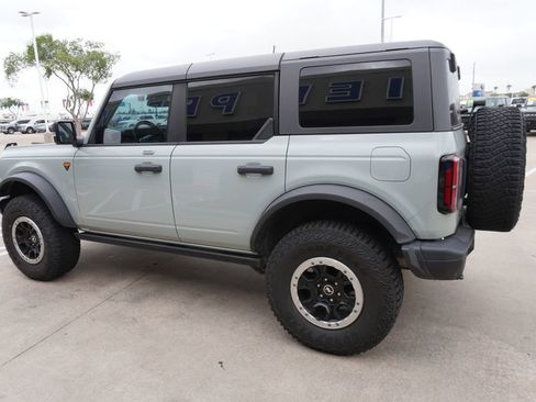 Used 2023 Ford Bronco Badlands AWD/4WD image 4