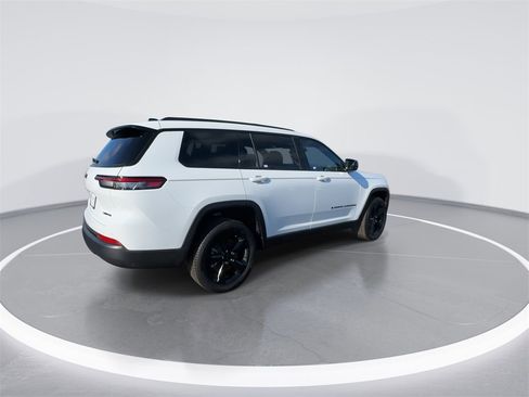 Used 2025 Jeep Grand Cherokee L Limited w/ Black Appearance Package image 8