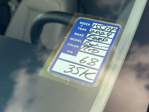 Used 2024 Ford Explorer Limited image 26