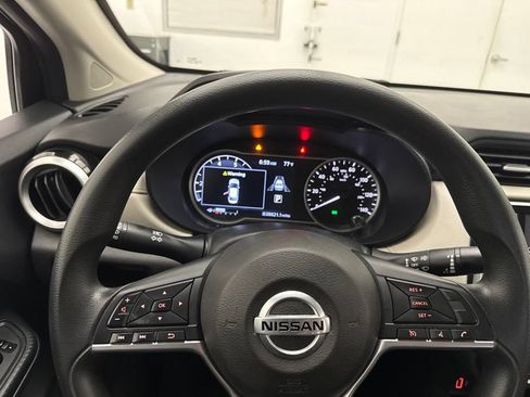 Used 2021 Nissan Versa SV FWD image 13