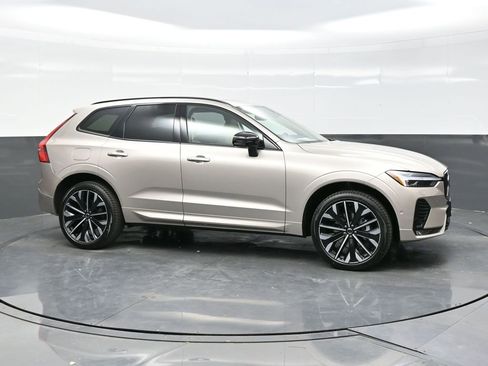 New 2026 Volvo XC60 B5 Ultra w/ Protection Package Premier image 8