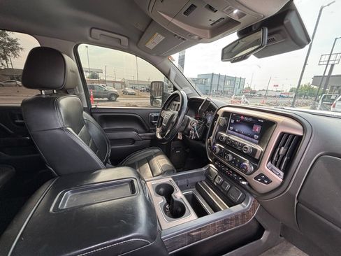 Used 2015 GMC Sierra 2500 Denali w/ Duramax Plus Package AWD/4WD image 22