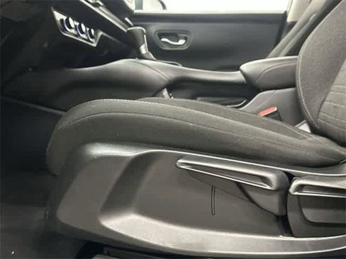 Certified 2024 Honda HR-V LX image 26