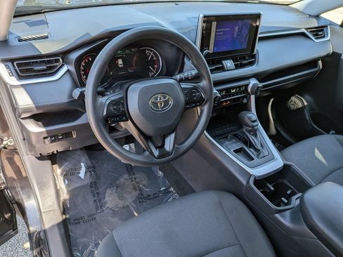 Used 2025 Toyota RAV4 XLE FWD image 16