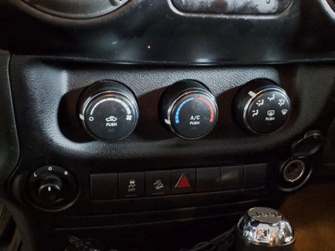 Used 2016 Jeep Wrangler Unlimited Sport w/ Quick Order Package 24S AWD/4WD image 20