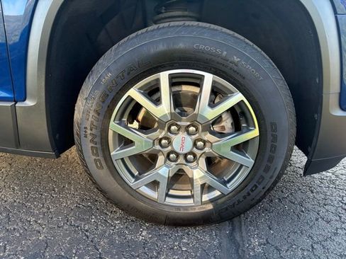 Certified 2023 GMC Acadia SLE w/ Driver Convenience Package image 13