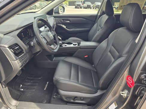 Certified 2025 Nissan Rogue SL AWD/4WD image 12