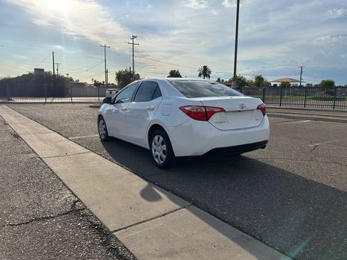Used 2018 Toyota Corolla LE FWD image 7