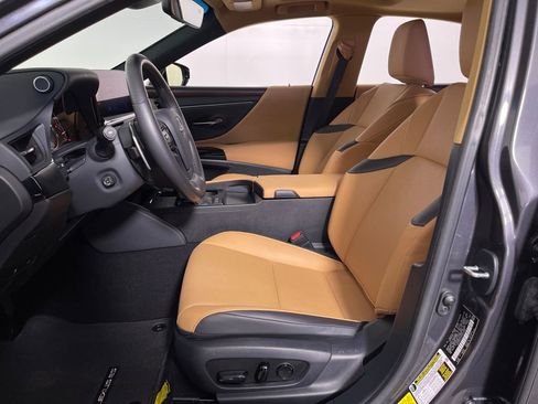 Used 2023 Lexus ES 300h w/ Premium Package image 12