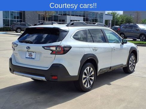 Used 2025 Subaru Outback Limited AWD/4WD image 4