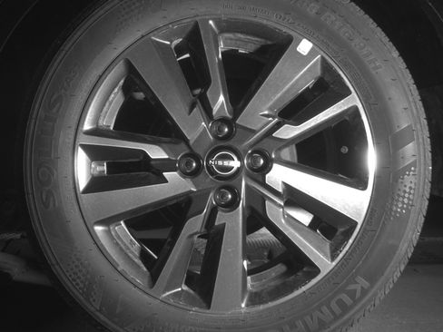 Used 2025 Nissan Versa SV image 14