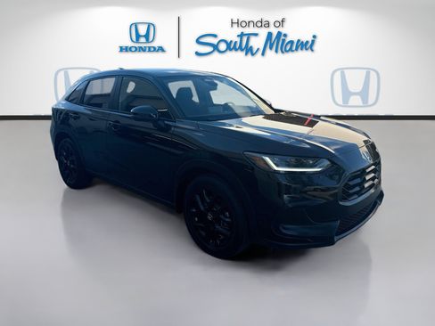 Certified 2025 Honda HR-V Sport image 1