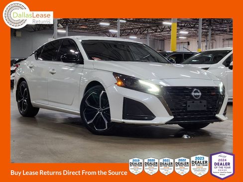 Used 2023 Nissan Altima 2.5 SR image 1