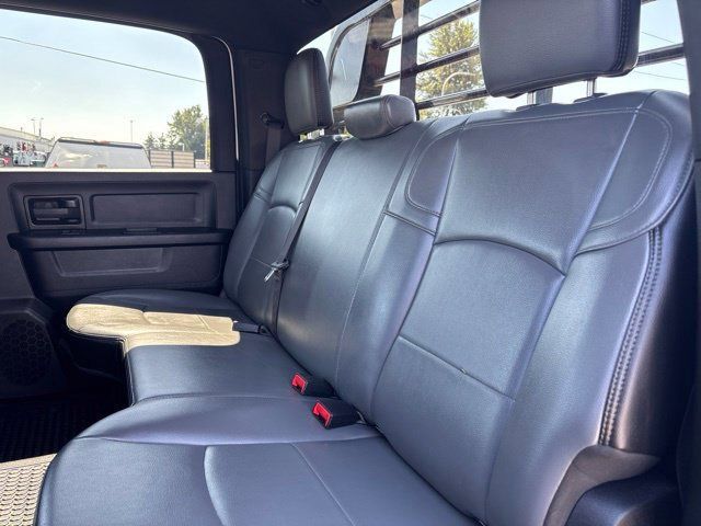 Used 2024 RAM 5500 Tradesman w/ Chrome Appearance Group AWD/4WD image 28