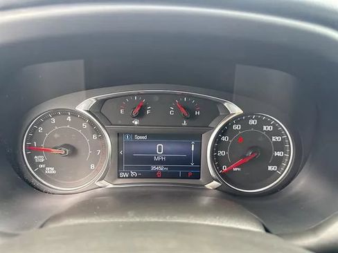 Used 2023 GMC Acadia SLE w/ Driver Convenience Package FWD image 10
