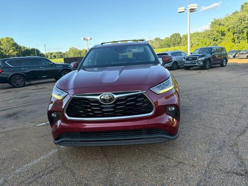 Used 2020 Toyota Highlander Limited AWD/4WD image 2