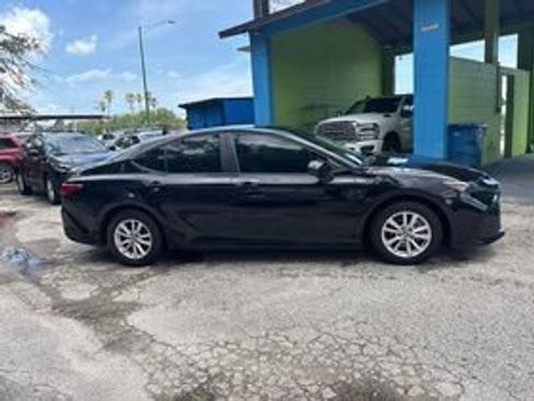 Used 2025 Toyota Camry LE FWD image 4